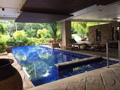 Condominium for rent Pratumnak Pattaya showing the pool and terrace 