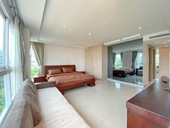 Condominium for rent Pratumnak Pattaya showing the master bedroom and wardrobes 
