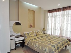 Condominium for rent East Pattaya showing the bedroom
