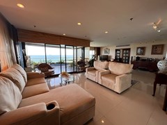 Condo for rent Pattaya Pratumnak Hill showing the first living area