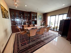 Condo for rent Pattaya Pratumnak Hill showing the large dining room