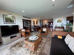 Condo for rent Pattaya Pratumnak Hill showing the second living room