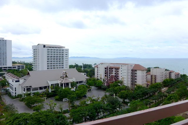 Condominium for rent Pratumnak Hill Pattaya showing the balcony view