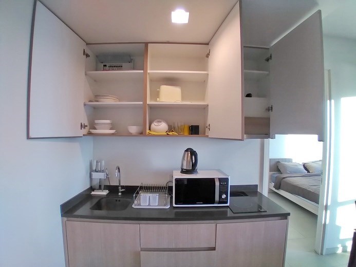 Condominium for rent UNIXX South Pattaya showing the kitchen