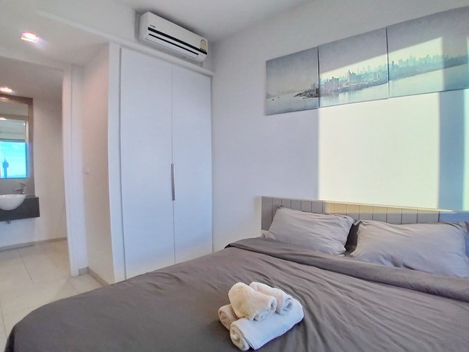Condominium for rent UNIXX South Pattaya showing the second bedroom suite