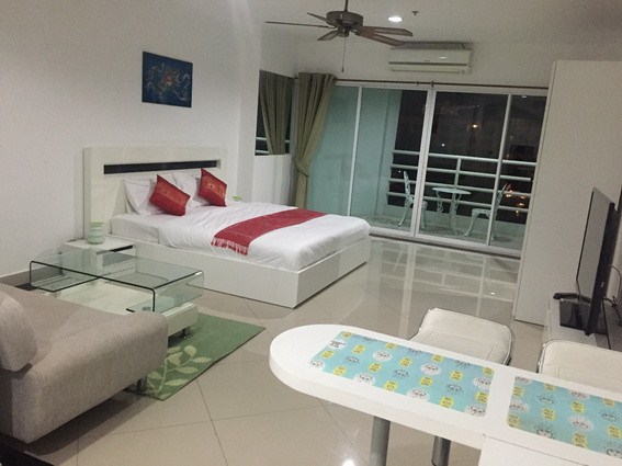 Condominium for rent Pattaya View Talay 6 showing the studio suite
